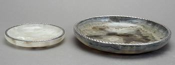 SKÅLFAT 2 st. Silver och agat. W A Bolin, Stockholm 1929 och 1942.