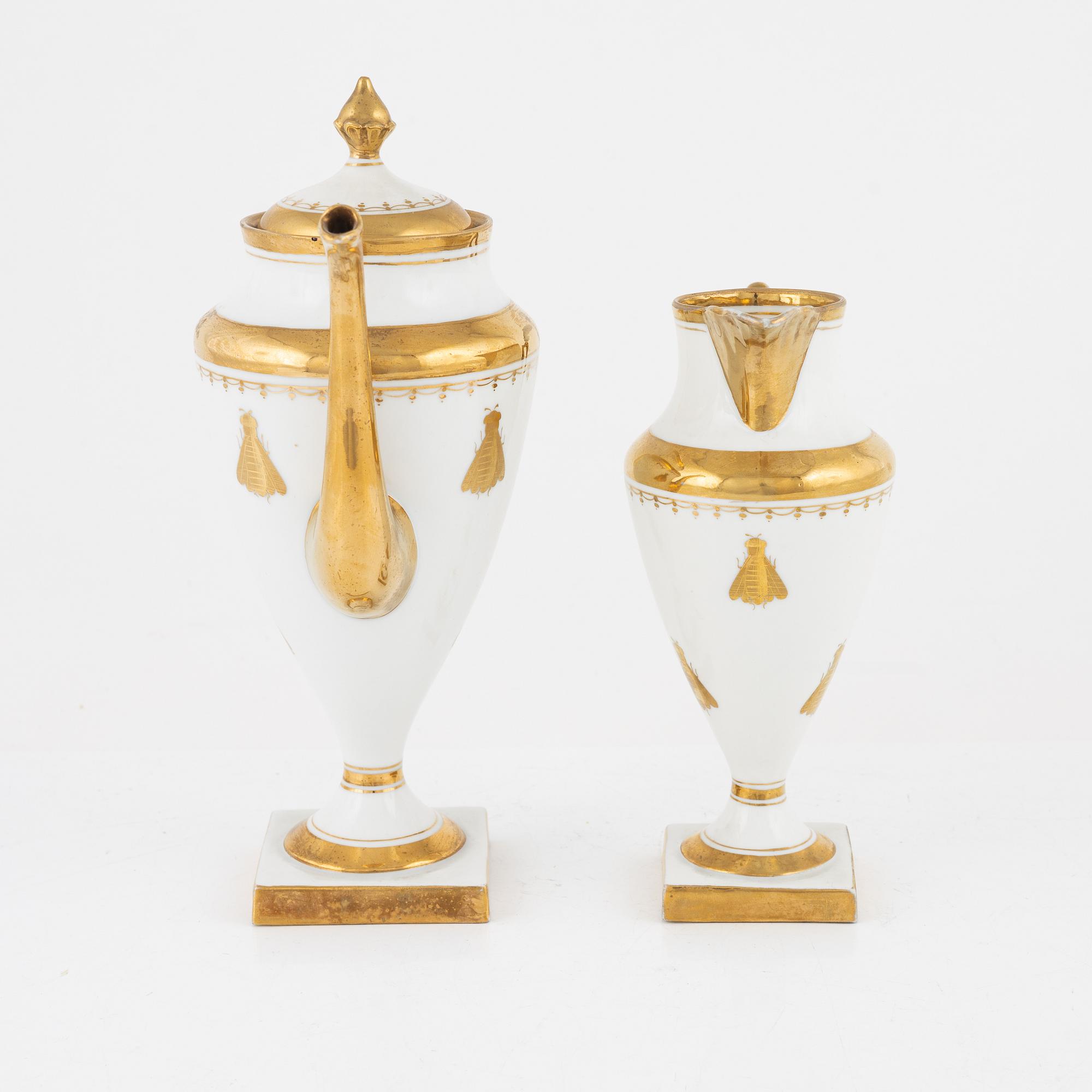 A French Porcelaine Set, with mark in red Mre Imp le de Sèvres, Early 19th Century (5 pieces).