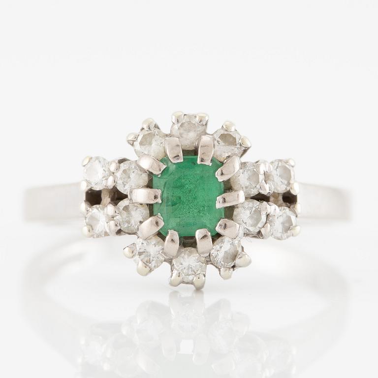 Ring, Evert Lindberg, 18K white gold with emerald and brilliant-cut diamonds.