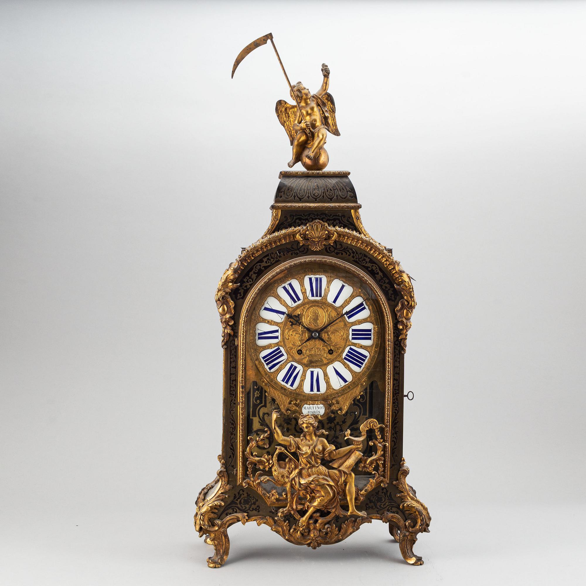 A French mantle clock, 19th century.