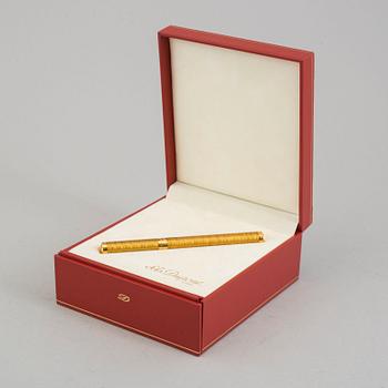 ST DUPONT, a gilt and Chinese lacquer 'Lady' fountain pen, France, 1999.