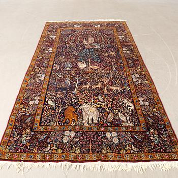 Carpet Kirman semi-antique figural approx. 263x147 cm.