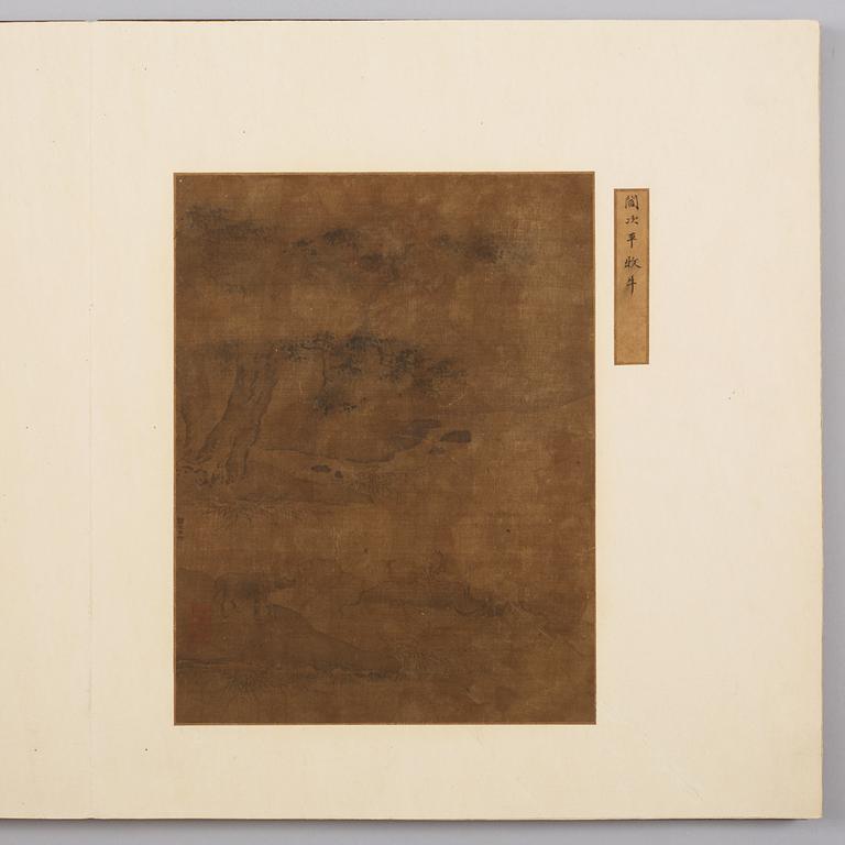 ALBUM, med 12 MÅLNINGAR/FRAGMENT samt 3 KALLIGRAFIER. "Song hua ji jin ce", Qing dynastin, troligen 16/1700-tal.