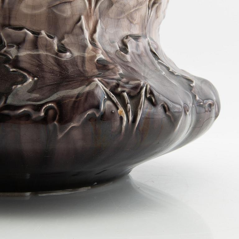 Rörstrand, an Art Nouveau creamware flower pot, early 1900s.