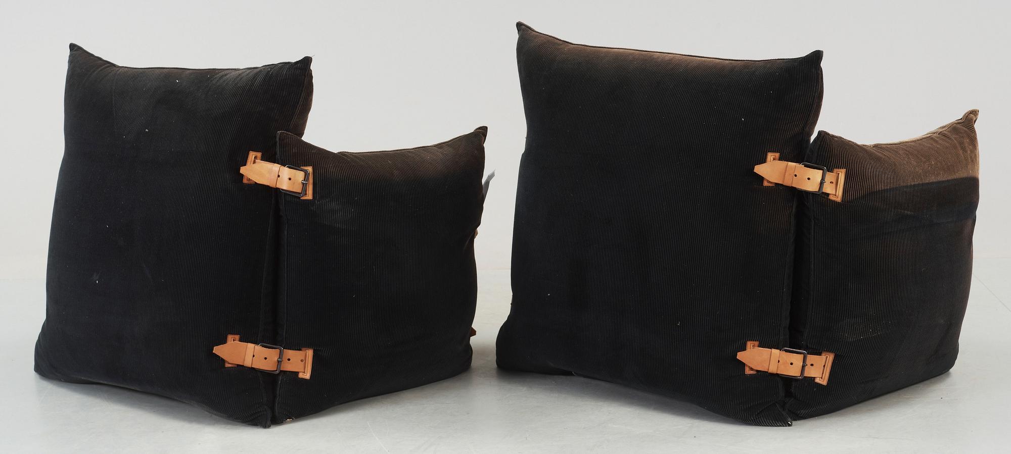 FÅTÖLJER, ett par, 1900-talets andra hälft.