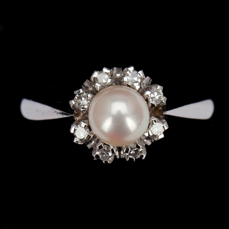 RING ja ÖRHÄNGEN, vitguld 14K, pärlor med briljantslipade diamanter. Vikt tot. 5,6 g.