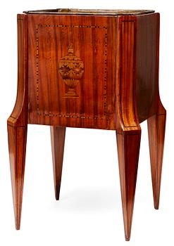 776. CHAMPAGNEKYLARE, Louis XVI-stil 1800-tal.
