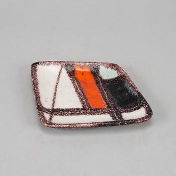 Guido Gambone, a stoneware dish, Italy, 1950s-60s. Signed.