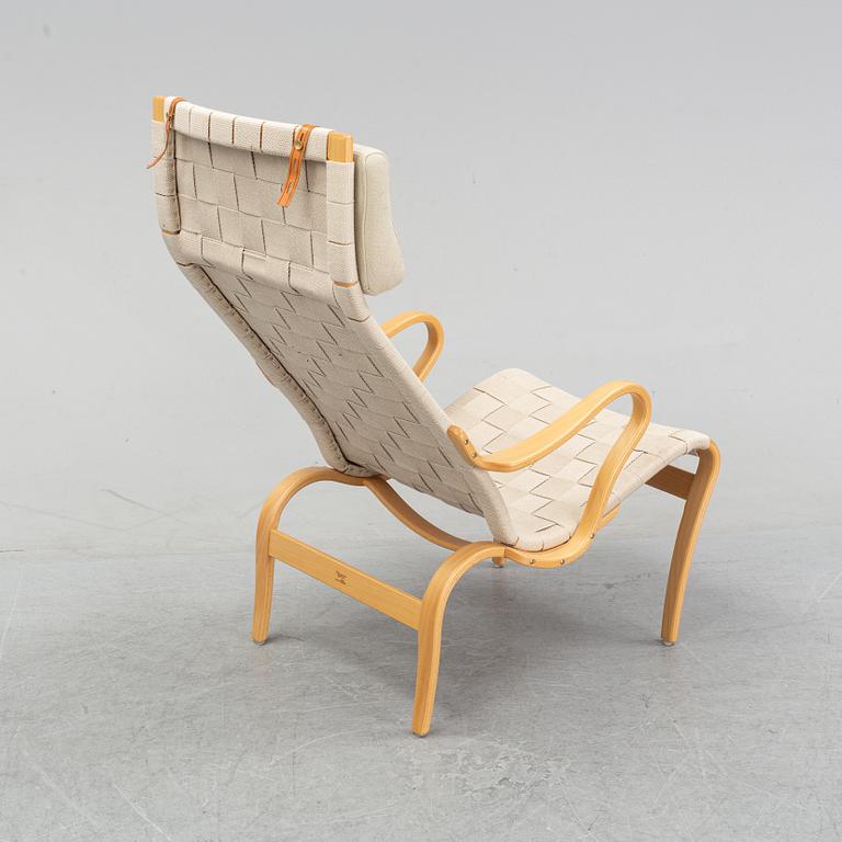 A Miranda lounge chair by Bruno Mathsson, dated 2001.