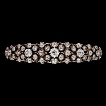 1397. An old cut diamond bangle, tot. ca 2.20 cts.