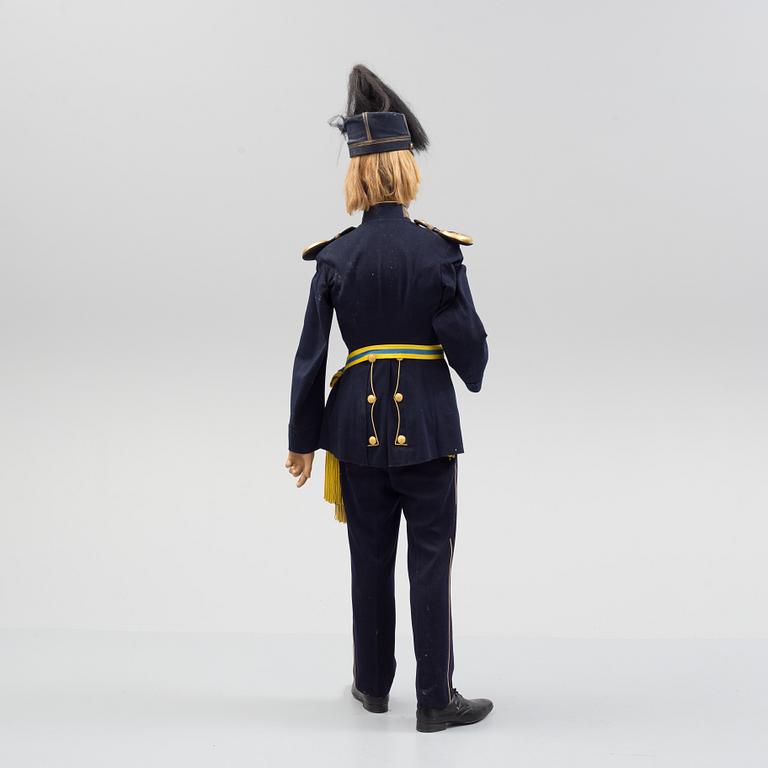 A mannequin with a Swedish military uniform m/1886 for officer of Värmland Regiment.
