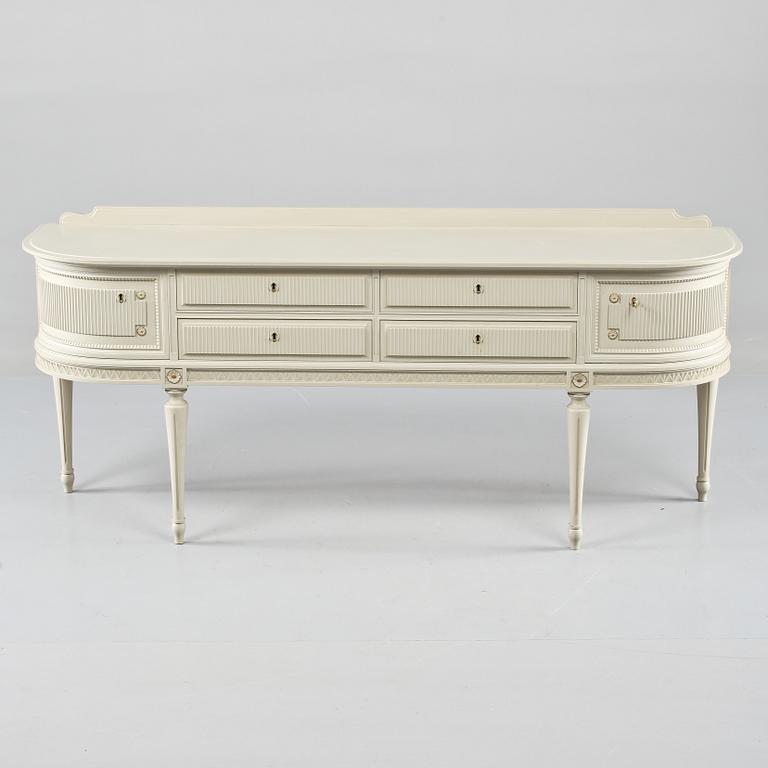 SIDEBOARD, gustaviansk stil, 1900-talets andra hälft.