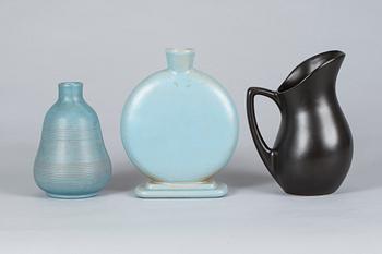 VASER, två st samt KANNA, lergods, Bo Fajans. 1930/40-tal.