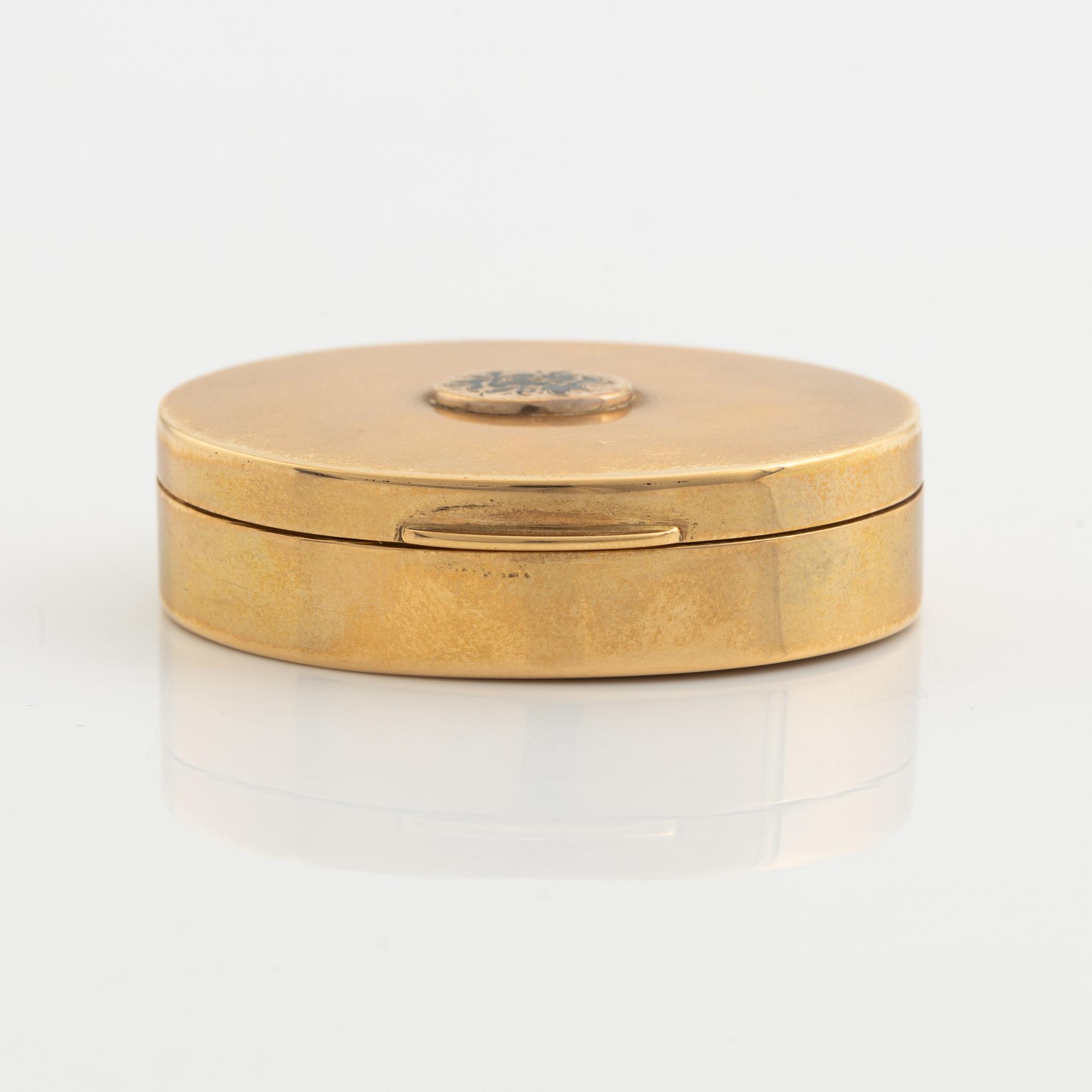 Box, 18K gold.