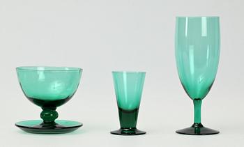 GLASSERVIS, 24 delar, design Monica Bratt, Reijmyre. 1900-talets andra hälft.