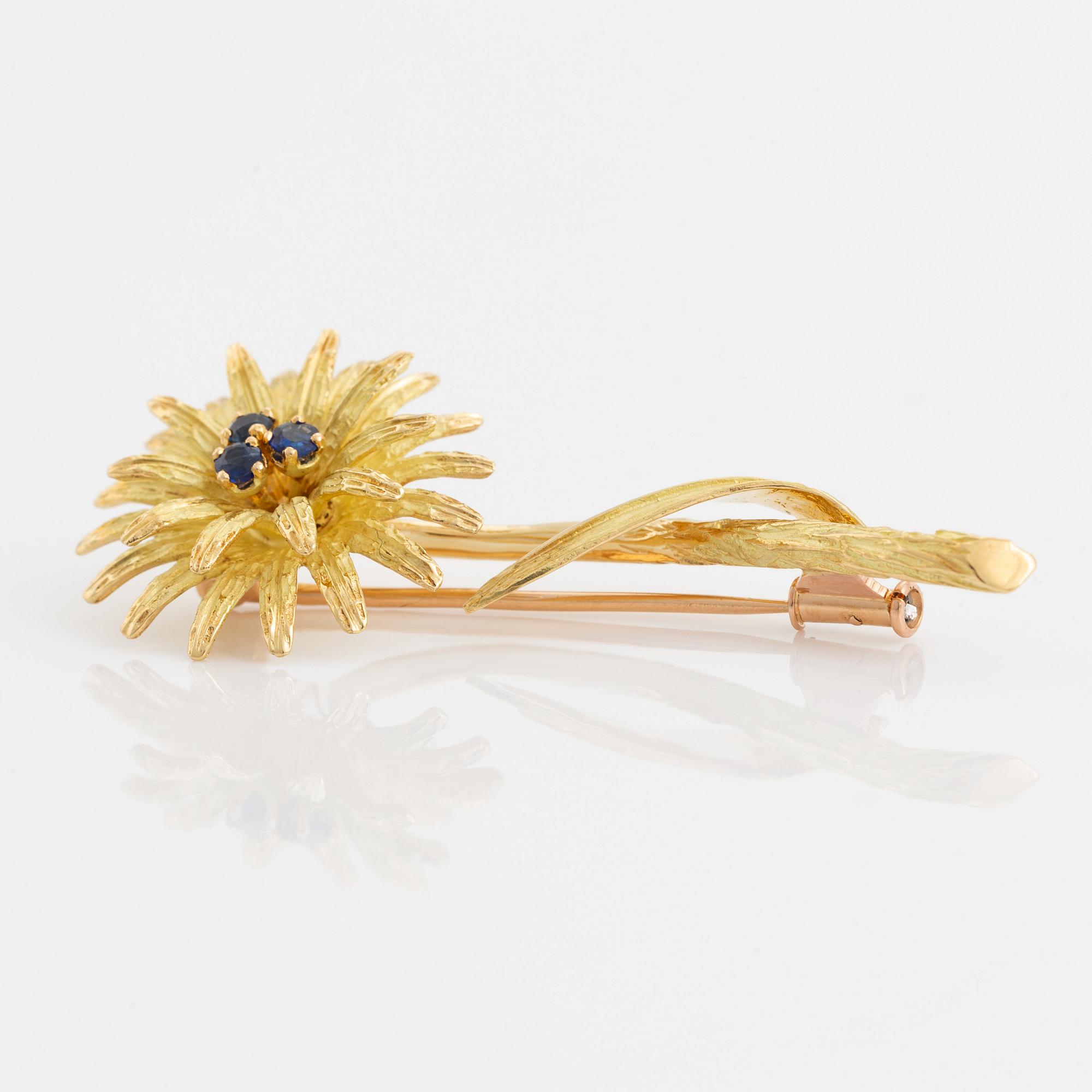 Tiffany & Co, brosch, blomma,  18K guld med safirer.