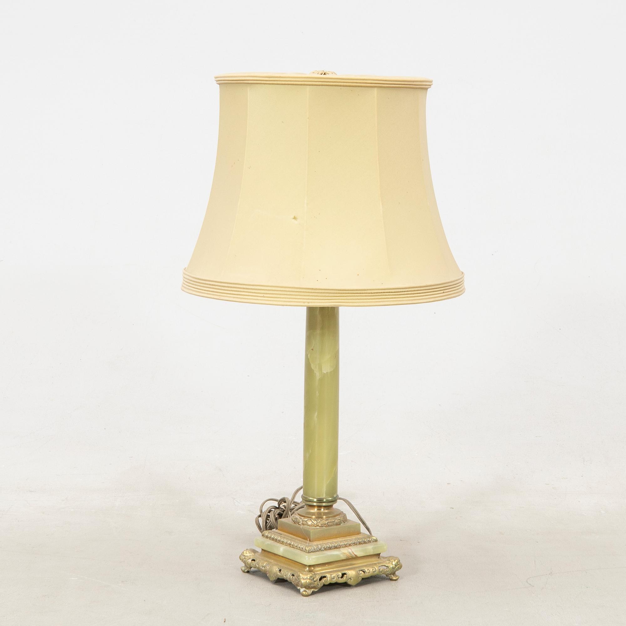 Bordslampa 1900-talets första hälft.