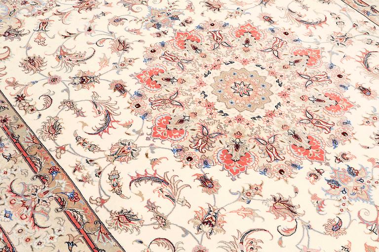 MATTA, Täbris part silk, so called 50 Radj, 299 x 198 cm.