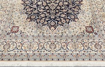 A part silk Nain carpet, so-called 6LAA, approx. 320 x 200 cm.