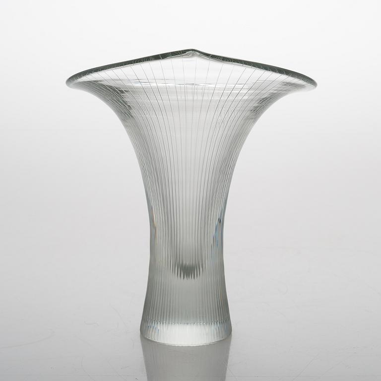 Tapio Wirkkala, A 'Kantarelli' glass vase, signed Tapio Wirkkala Iittala -55.