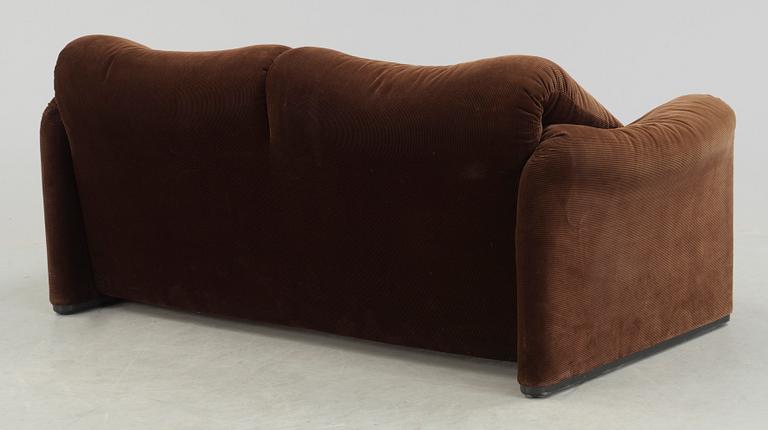 SOFFA, "Maralunga", Vico Magistretti för Cassina, formgiven 1973.