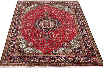 Matta, Täbriz, ca 278 x 196 cm.