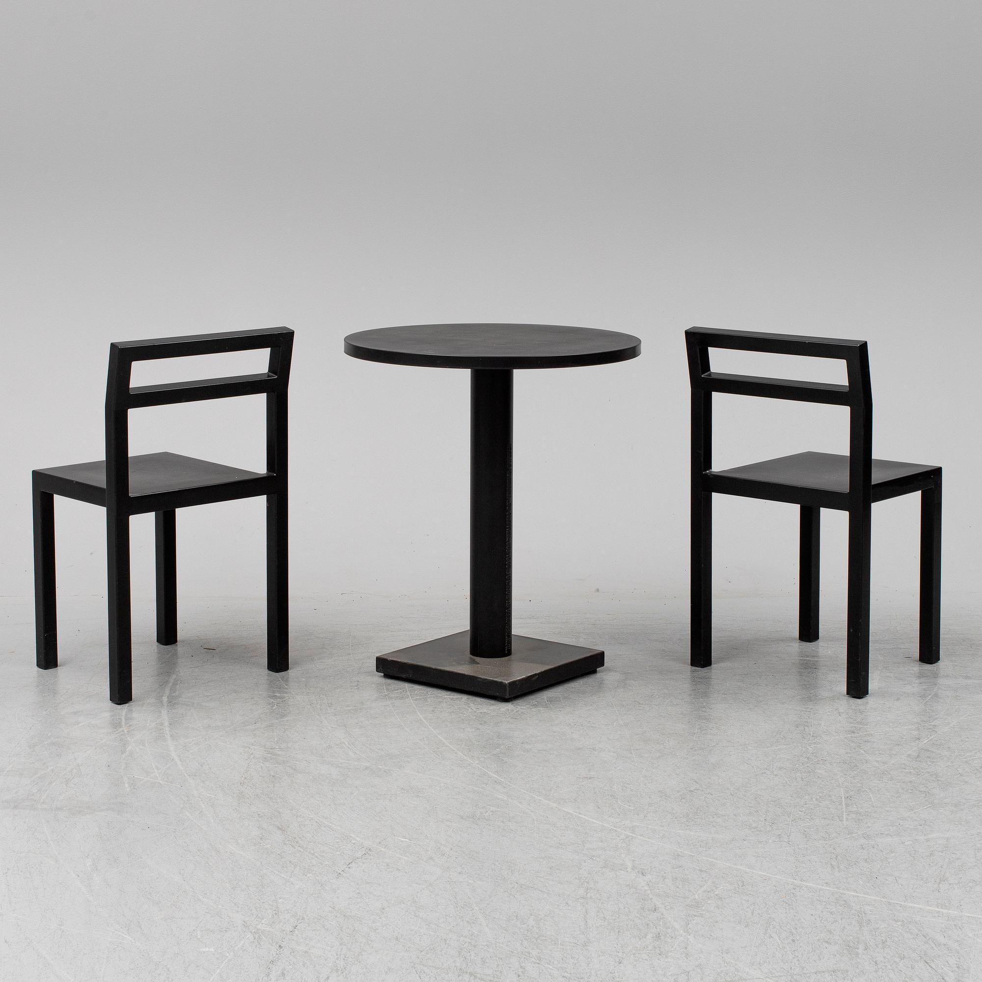BORIS BERLIN/POUL CHRISTIANSEN, bord med två stolar, "Non", Komplot design, Källemo.