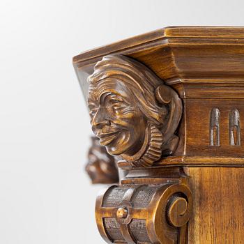 Barskåp, barockstil, 1900-talets första hälft.