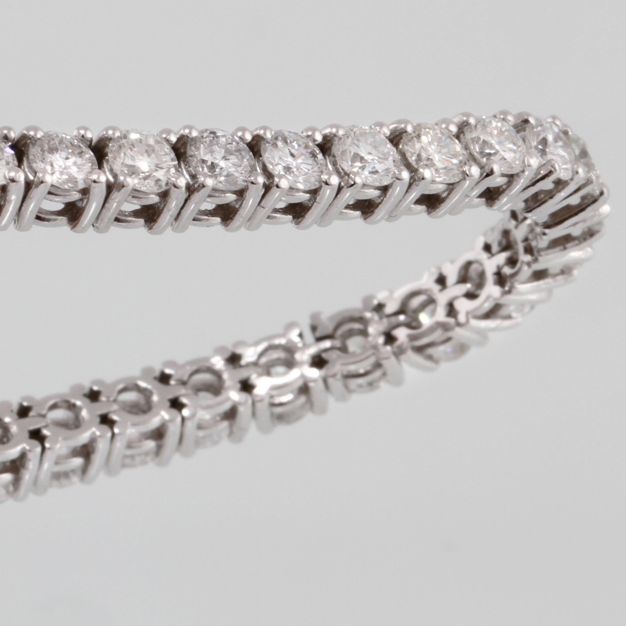 Diamantgradering, A diamond, 6.65 cts in total, bracelet.
