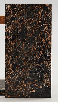 KONSOLBORD. Sengustaviansk, omkring år 1800.