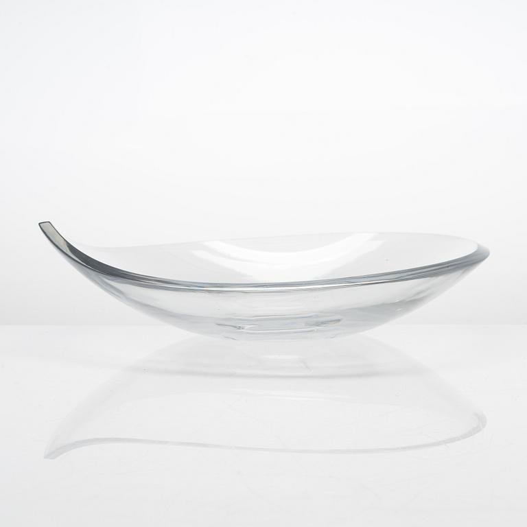Aimo Okkolin, a late 1950s crystal dish, signed Aimo Okkolin Riihimäen Lasi.