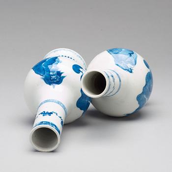 A pair of blue and white vases, late Qingdynasty.