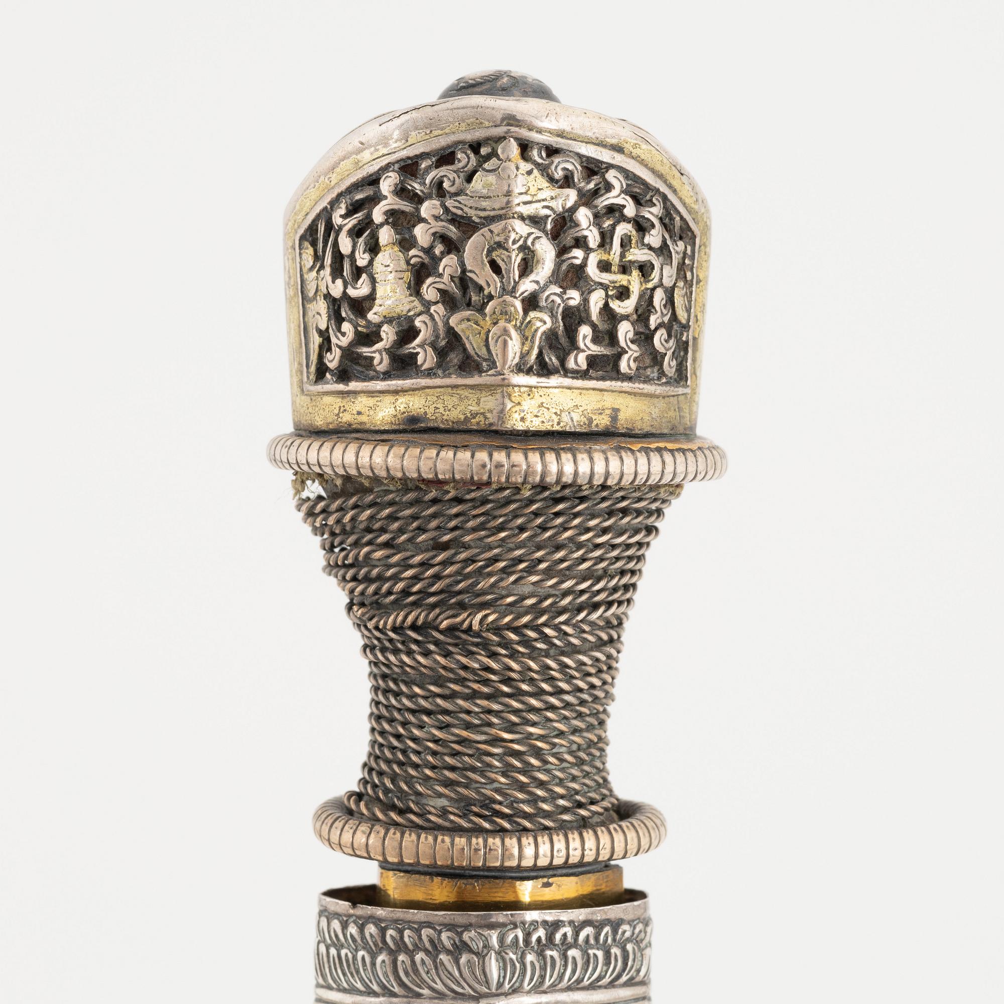 A Bhutanese dagger, Dozum.