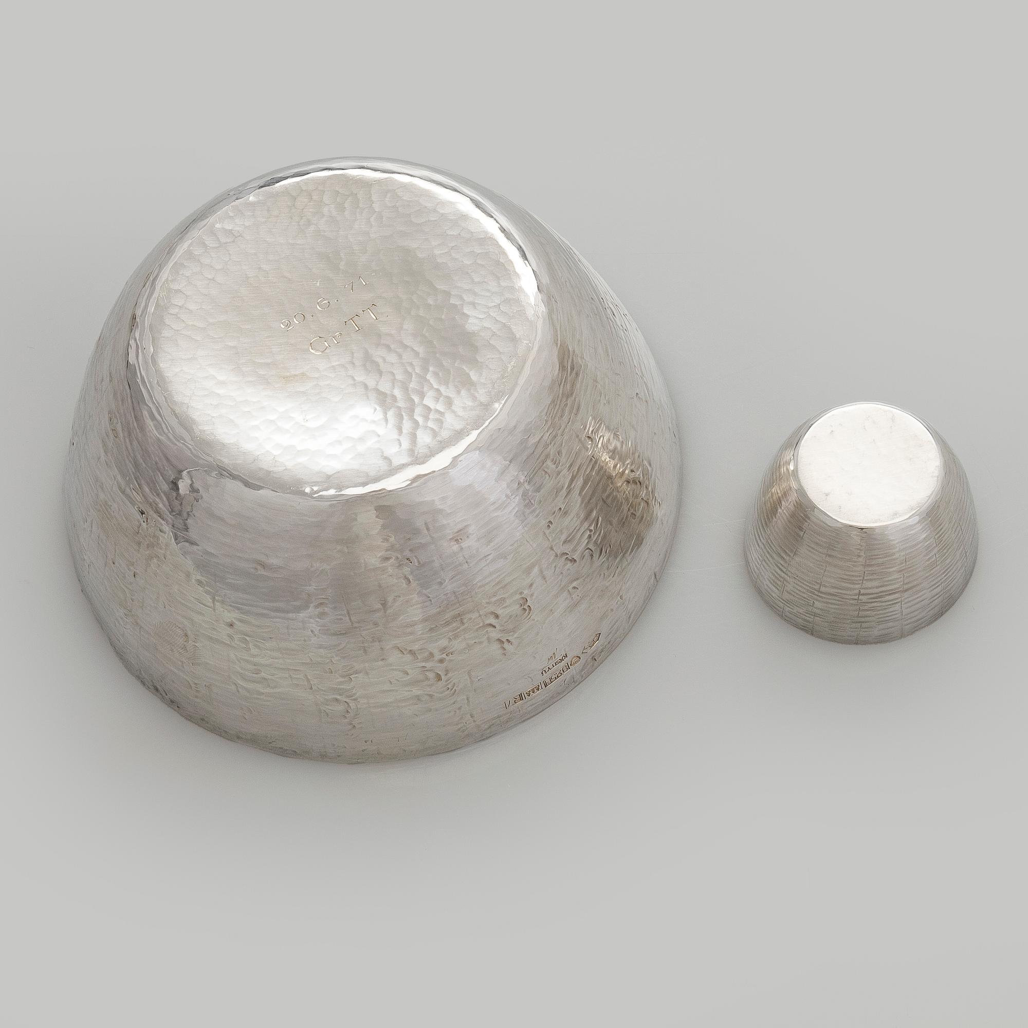 Tapio Wirkkala, A set of two silver bowls and two silver beakers, Kultakeskus Hämeenlinna 1970-1979.