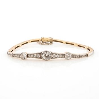 Bracelet 14K gold and platinum with round old-cut diamonds approximately 1.74 ct in total.