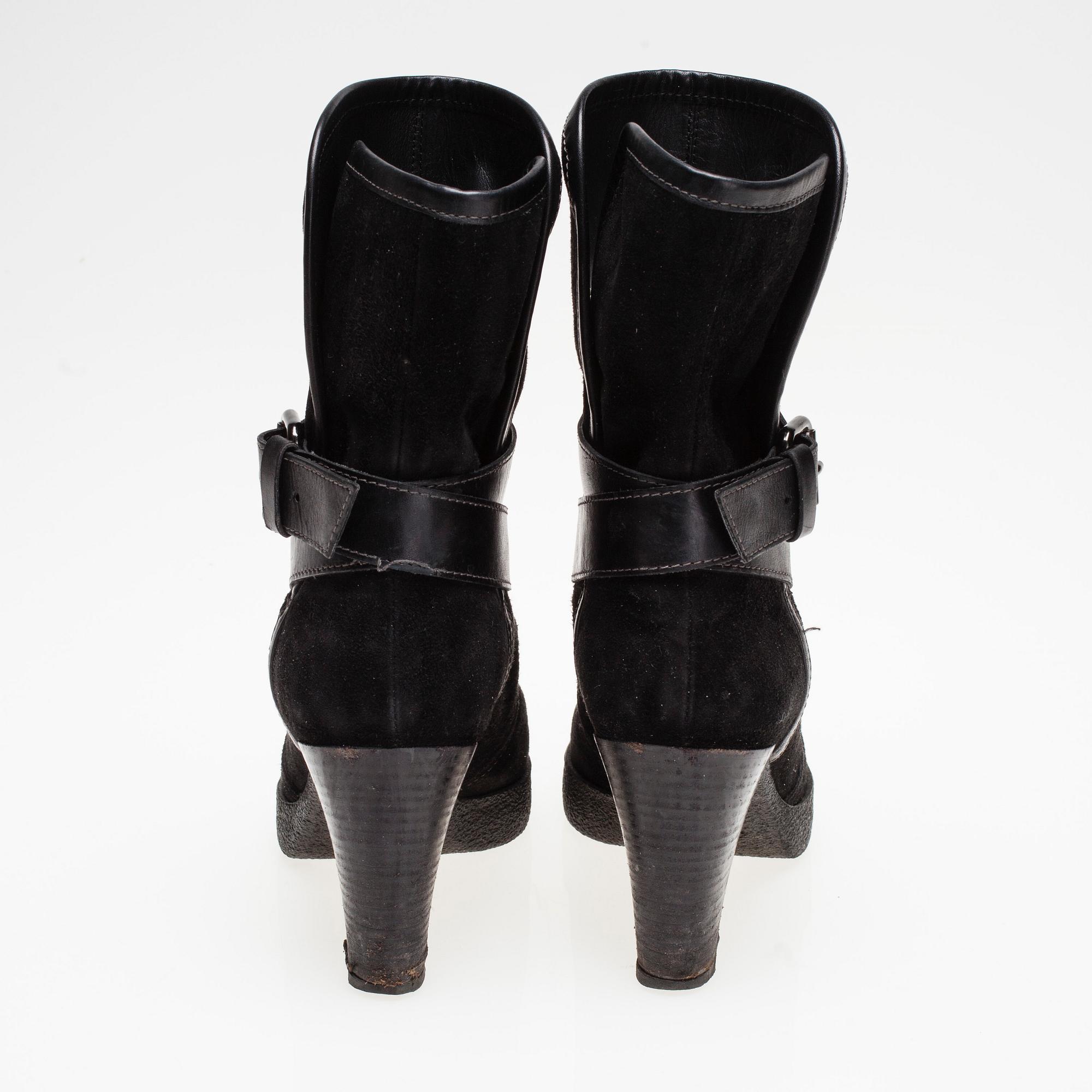 SKOR, Tod's.