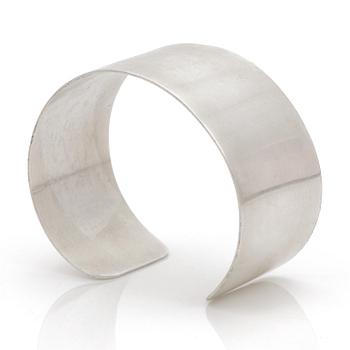 A Wiwen Nilsson sterling bangle, Lund 1965.