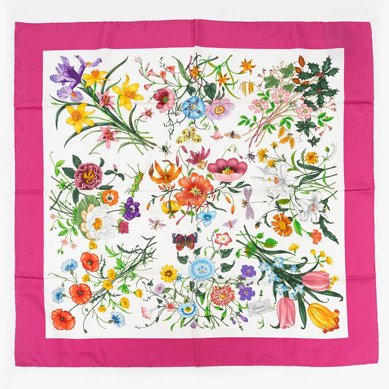 Gucci, a 'Flora' silk scarf.