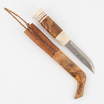 Per Sunna, halvhornskniv, signerad.