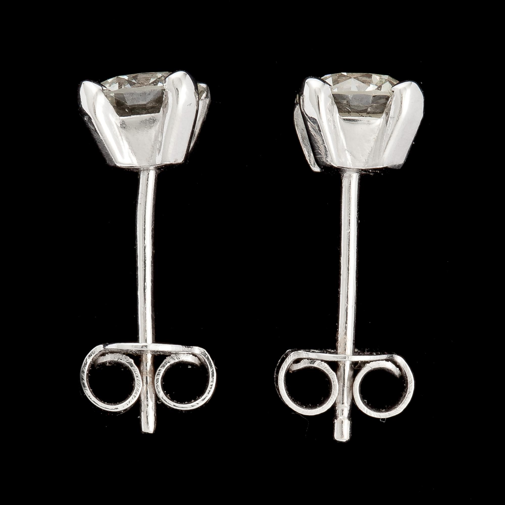 ÖRHÄNGEN, vitguld 18K, briljantslipade diamanter, tot. 1,15 ct.