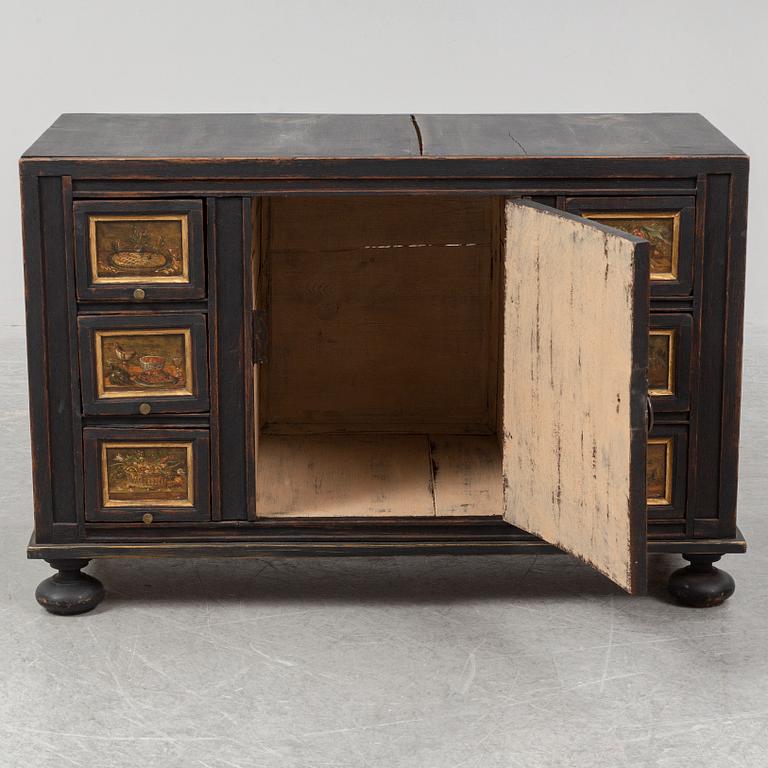 A French cabinet from the 19th century.