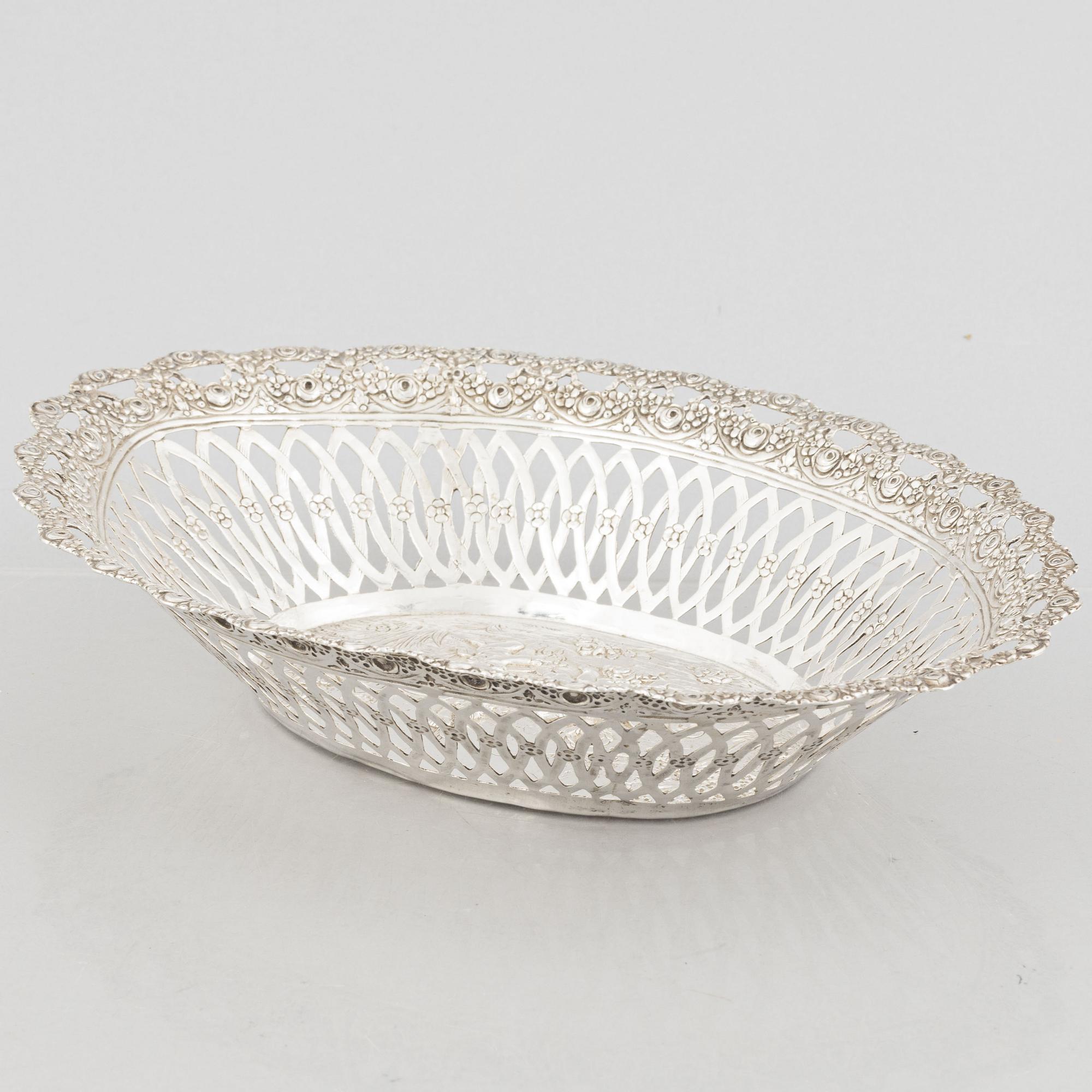 A silver bread basket, Swedish import mark, circa mid-20th Century.