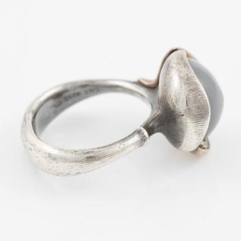 Charlotte Lynggaard, Ole Lynggaard, ring, silver, "Lotus" with cabochon-cut grey moonstone and brilliant-cut diamonds.