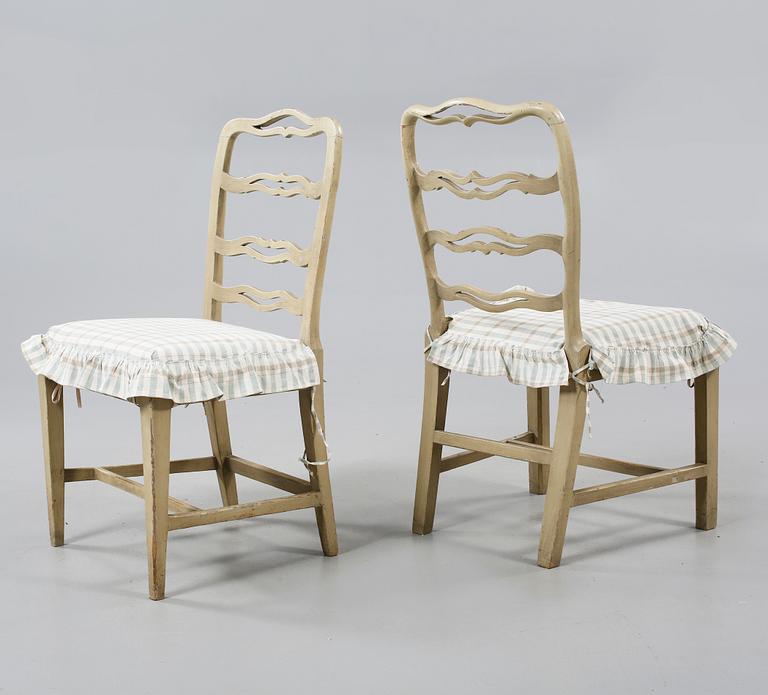 STOLAR, 7 st, gustavianska, s k skrattstolar, sannolikt Lindome, sent 1700-tal/tidigt 1800-tal.