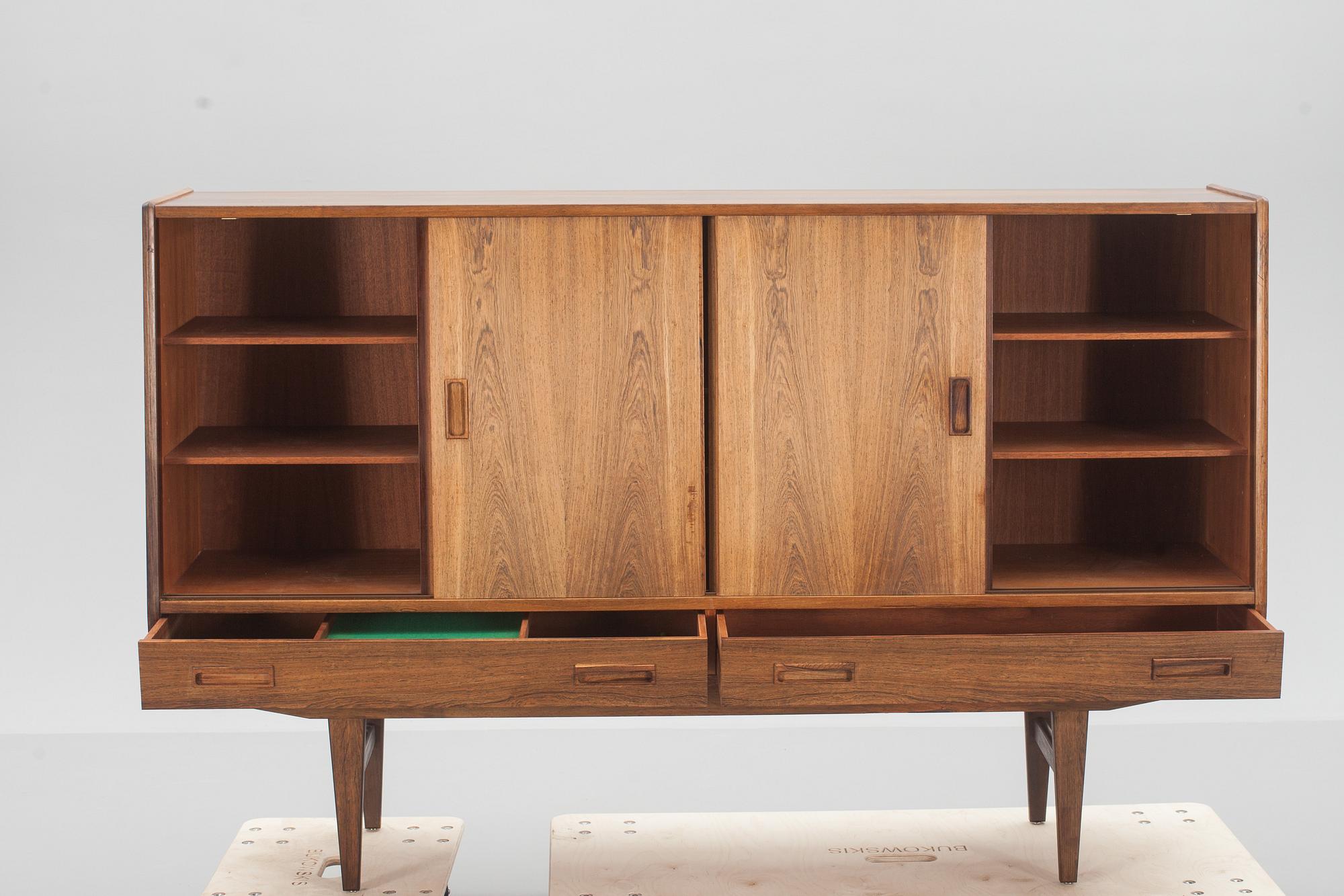 SIDEBOARD, Westergaards möbelfabrik, Silkeborg. Danmark, 1950-tal. CITES-intyg medföljer.