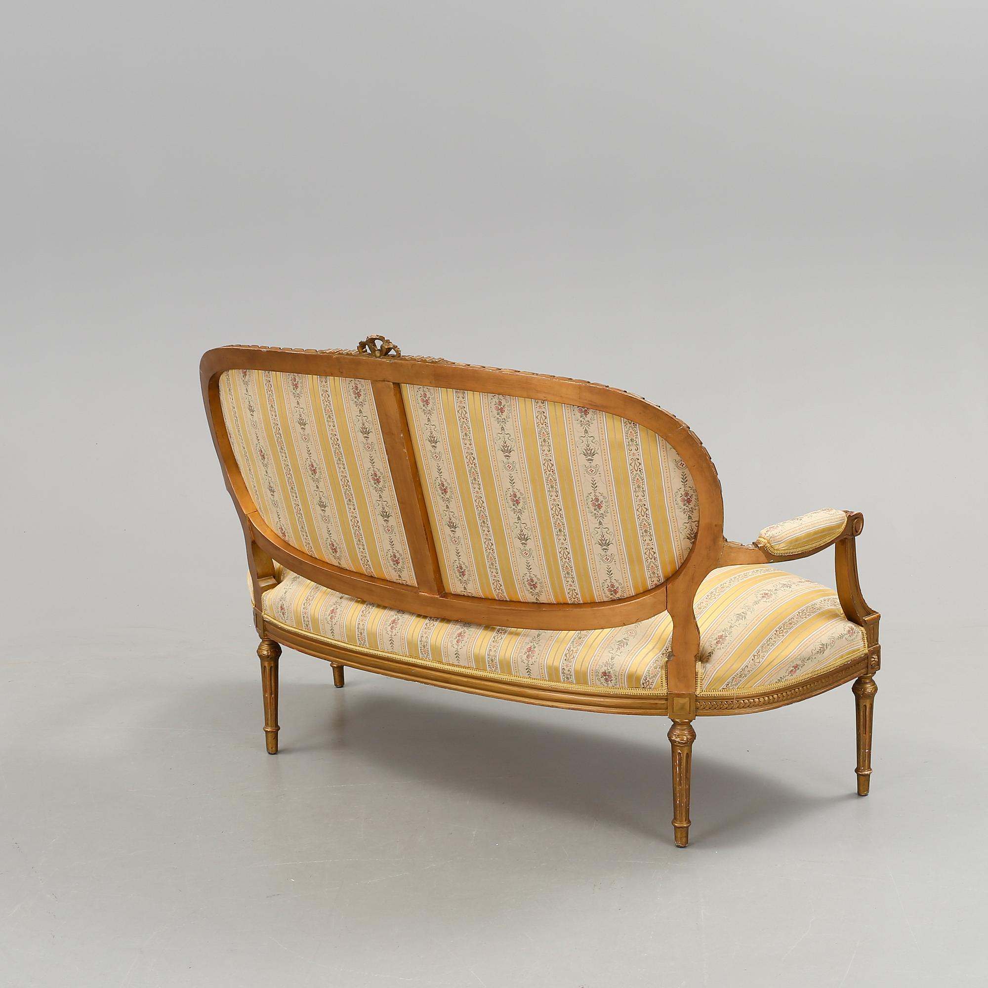 SOFFA, Louis XVI-stil, omkring 1900.