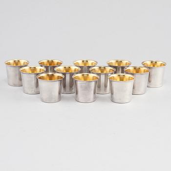 SUPKOPPAR, 12 st, silver, Caneman & Wallen, Stockholm, 1949. Vikt 335 g.