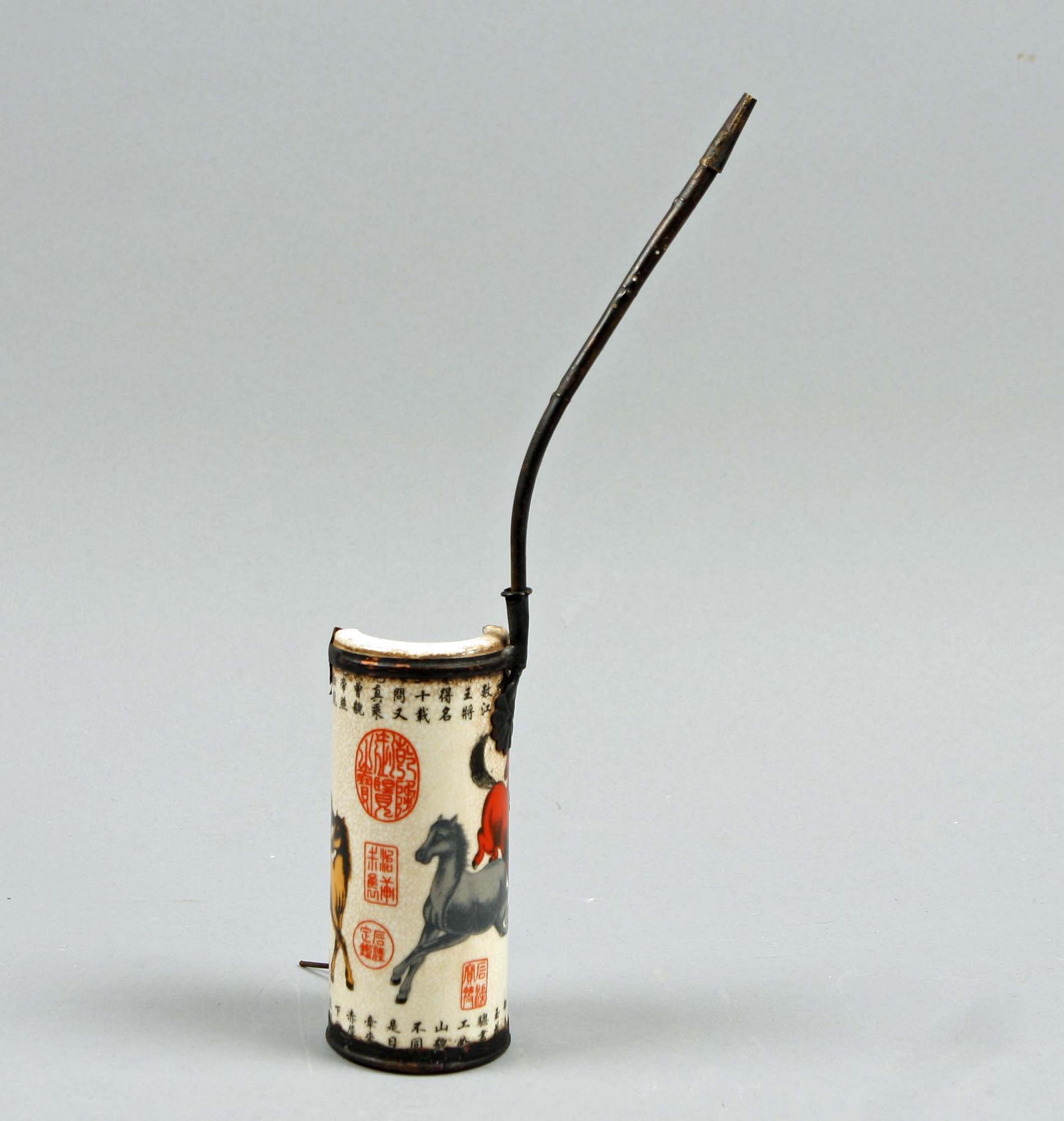 OPIUMPIPA, porslin, Kina, 1900-tal.