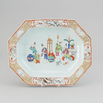 A famille rose tureen stand, Qing dynasty, Qianlong (1736-95).