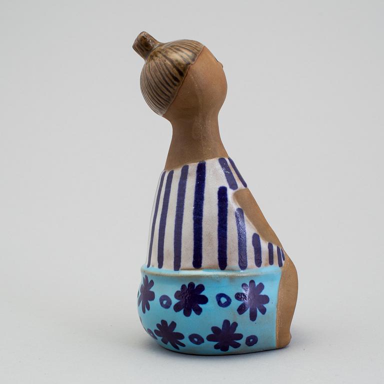LISA LARSON, figurin i stengods, "Lotta", Gustavsberg. I produktion 1962-1979.